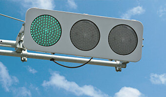 コイト電工 フラット型車両用交通信号灯器